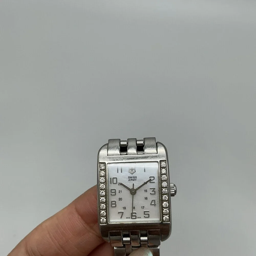 Victorinox Swiss Army Diamond 24776 Womens Watch 21mm MOP Dial Not Running